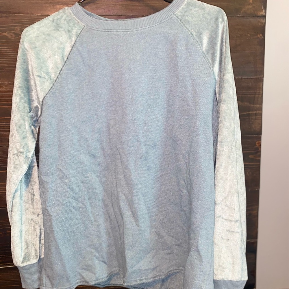 Blue crewneck with velvet like sleeves